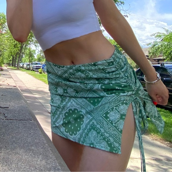 Green Mini Skirt with Side Slit - Picture 2 of 6